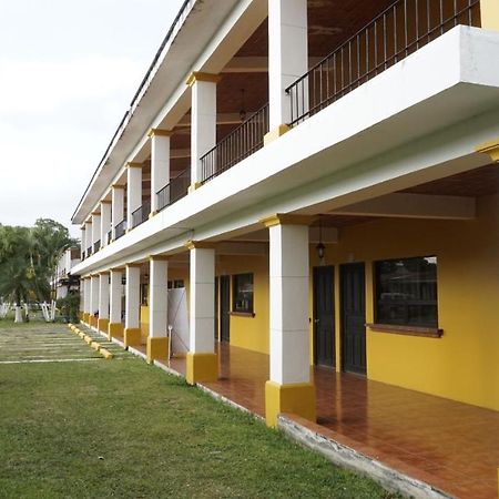 Zafra Hotel เรตาลูเลอ ภายนอก รูปภาพ