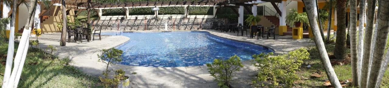 Zafra Hotel เรตาลูเลอ ภายนอก รูปภาพ