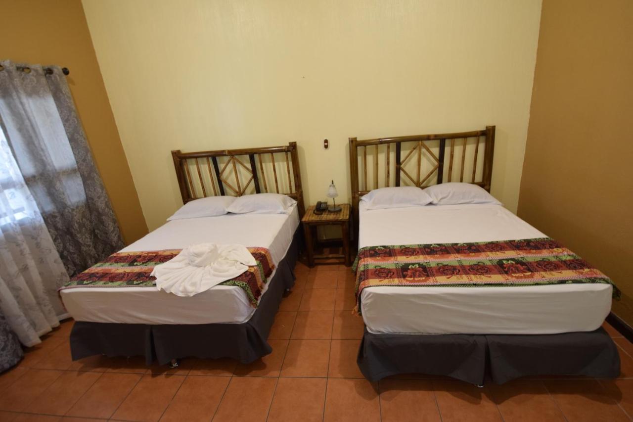 Zafra Hotel เรตาลูเลอ ภายนอก รูปภาพ