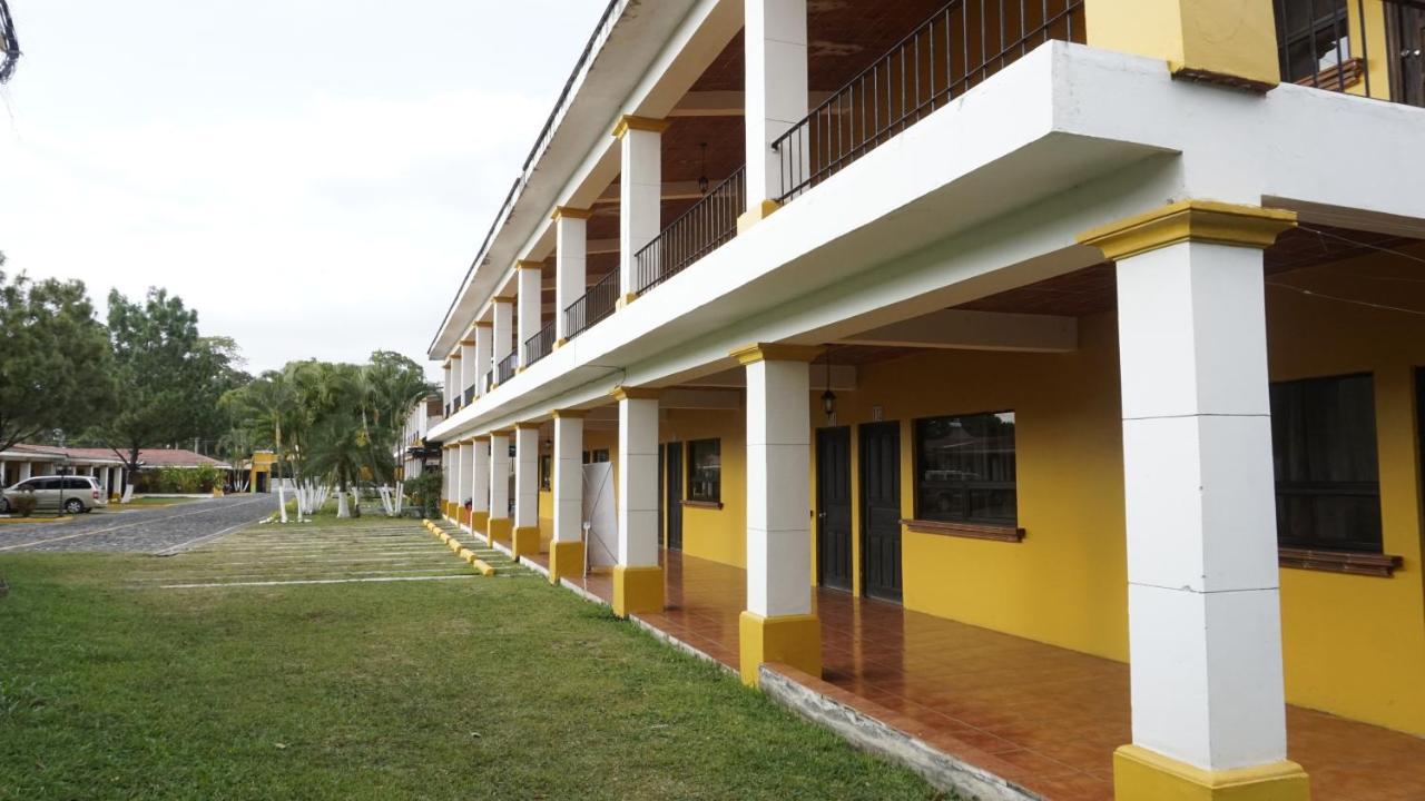 Zafra Hotel เรตาลูเลอ ภายนอก รูปภาพ
