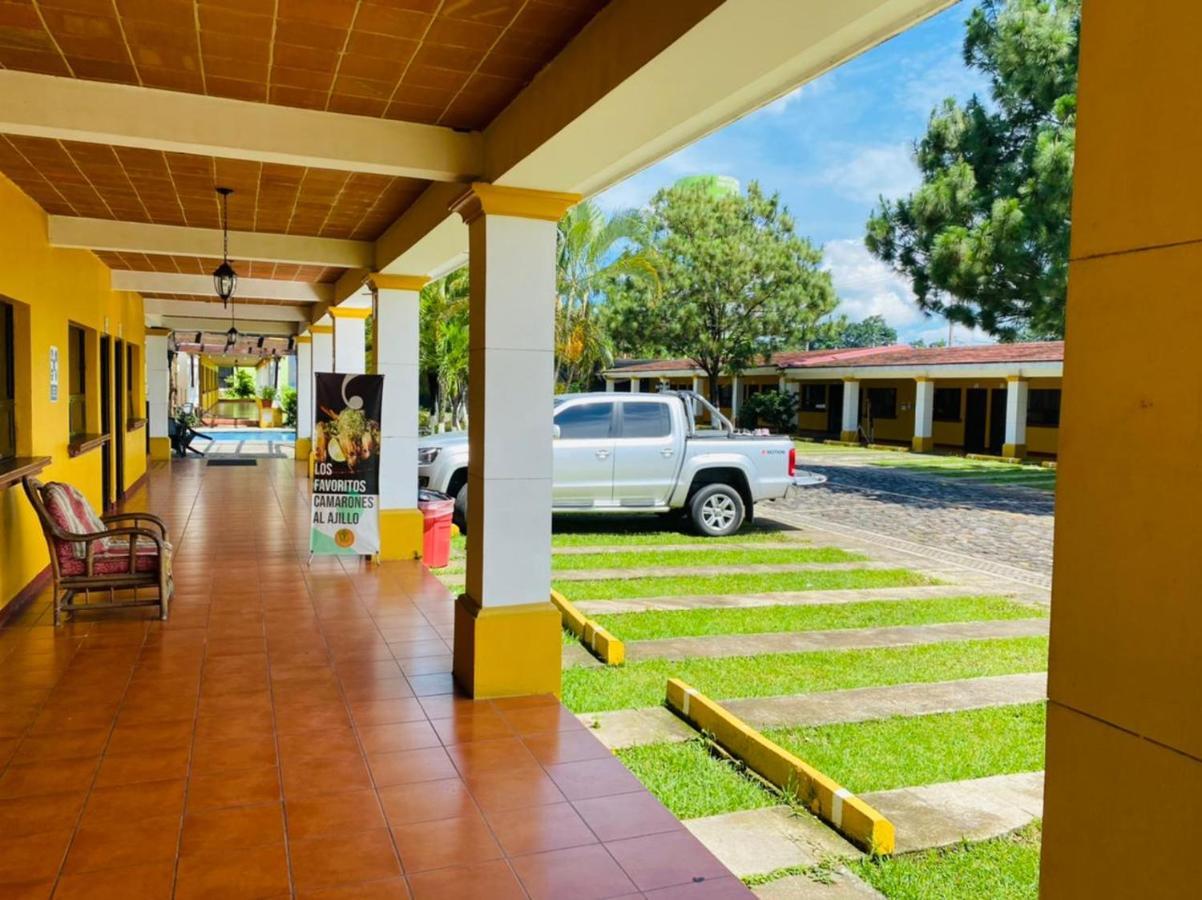 Zafra Hotel เรตาลูเลอ ภายนอก รูปภาพ